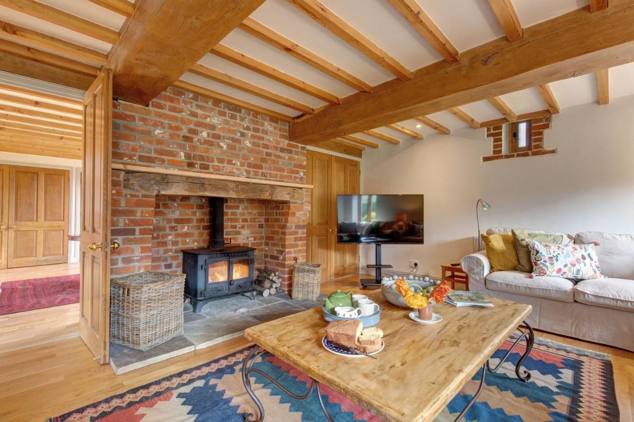 Williams Barn Villa West Beckham Екстериор снимка